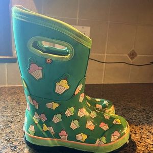 Bogs youth size 1 winter boot